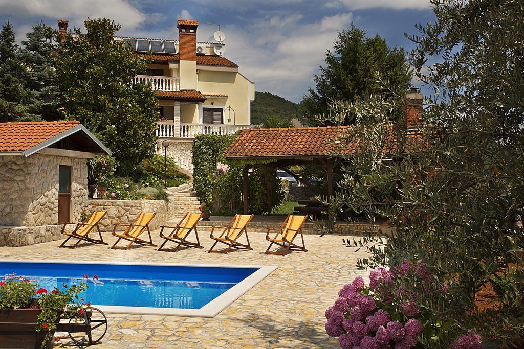 Apartments Petricic With Swimming Pool Ičići 外观 照片