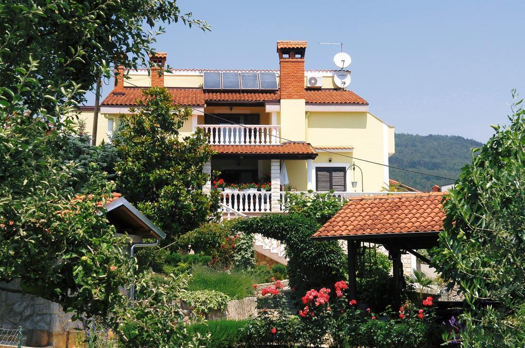Apartments Petricic With Swimming Pool Ičići 外观 照片