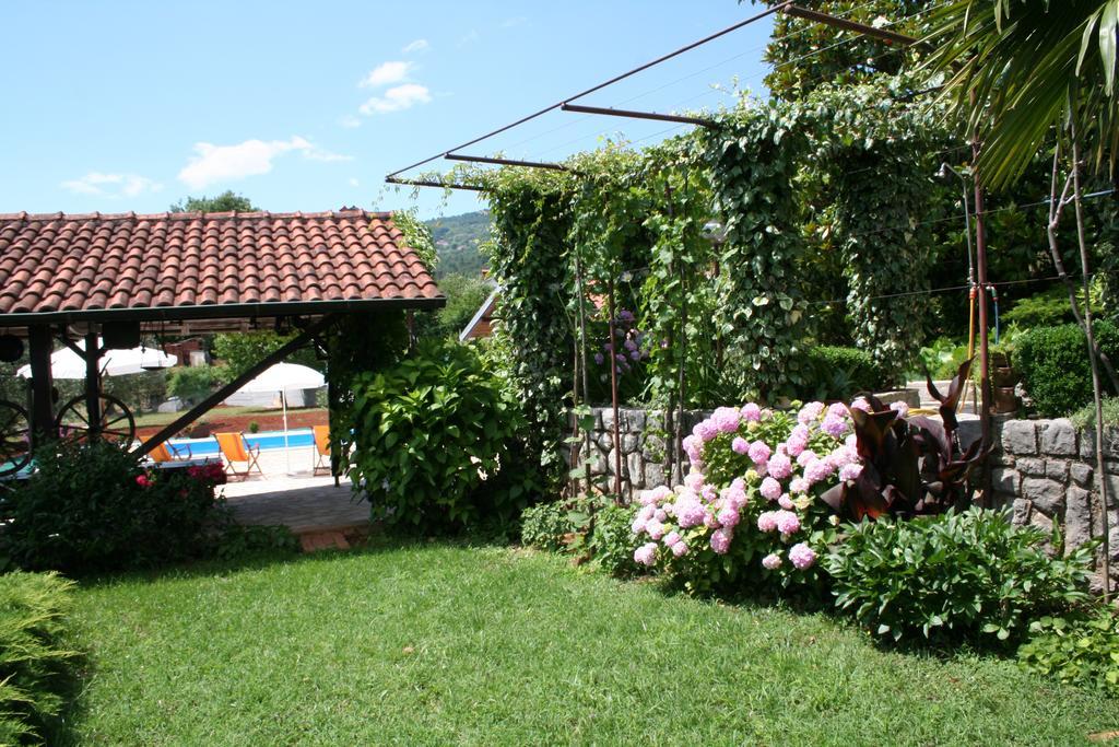 Apartments Petricic With Swimming Pool Ičići 外观 照片