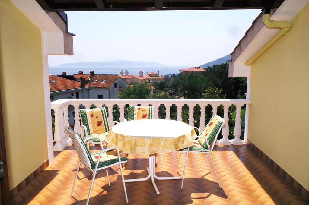 Apartments Petricic With Swimming Pool Ičići 外观 照片