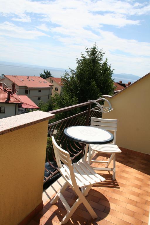 Apartments Petricic With Swimming Pool Ičići 外观 照片