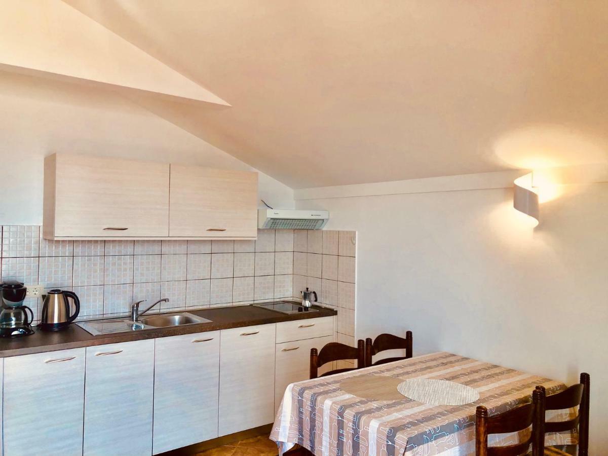 Apartments Petricic With Swimming Pool Ičići 外观 照片