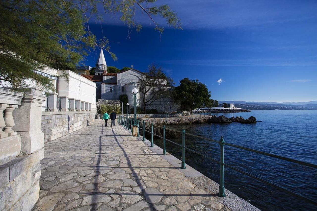 Apartments Petricic With Swimming Pool Ičići 外观 照片